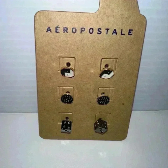 NEW! Aeropostale Earrings Black White / Dice, Ying-Yang / One Size / 3 pair - Picture 4 of 6